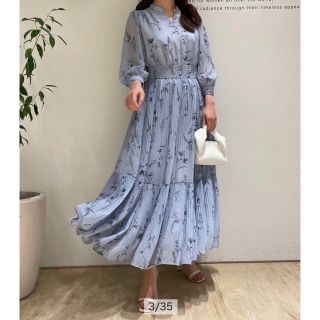 人気沸騰】 JUSGLITTY フラワープリントニットワンピース ひざ丈
