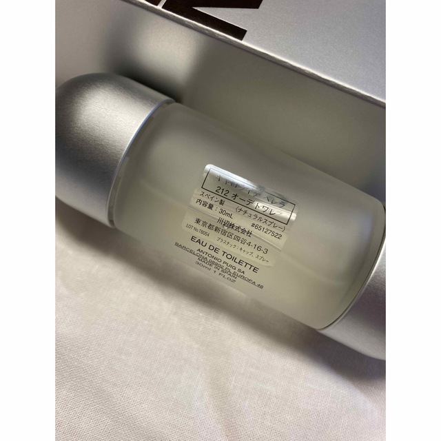 CAROLINA HERRERA(キャロライナヘレナ)のキャロライナ　ヘレラ　CAROLINA  HERRERA 30ml コスメ/美容の香水(香水(女性用))の商品写真