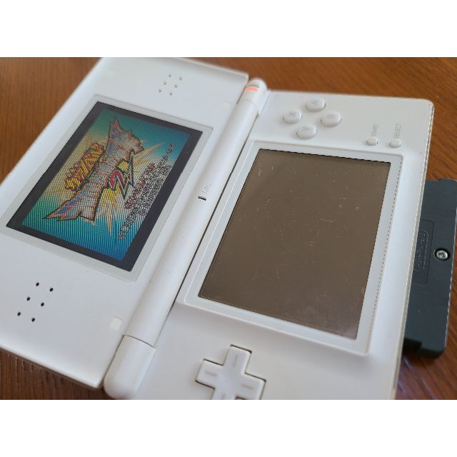 ニンテンドーDS(ニンテンドーDS)の動作品！Nintendo DS Lite クリスタルホワイト【タッチペン付き】① エンタメ/ホビーのゲームソフト/ゲーム機本体(携帯用ゲーム機本体)の商品写真