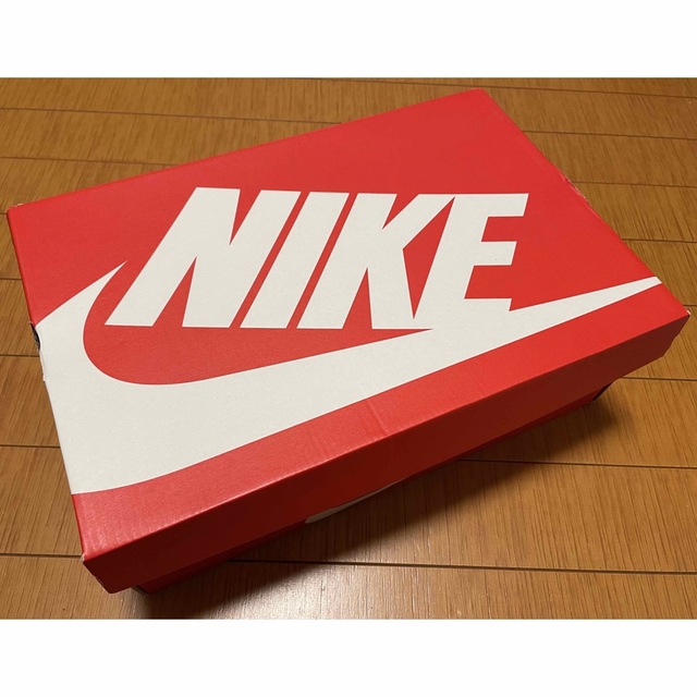 NIKE(ナイキ)の28.5cm NIKE AIR MORE UPTEMPO 96 KNICKS メンズの靴/シューズ(スニーカー)の商品写真