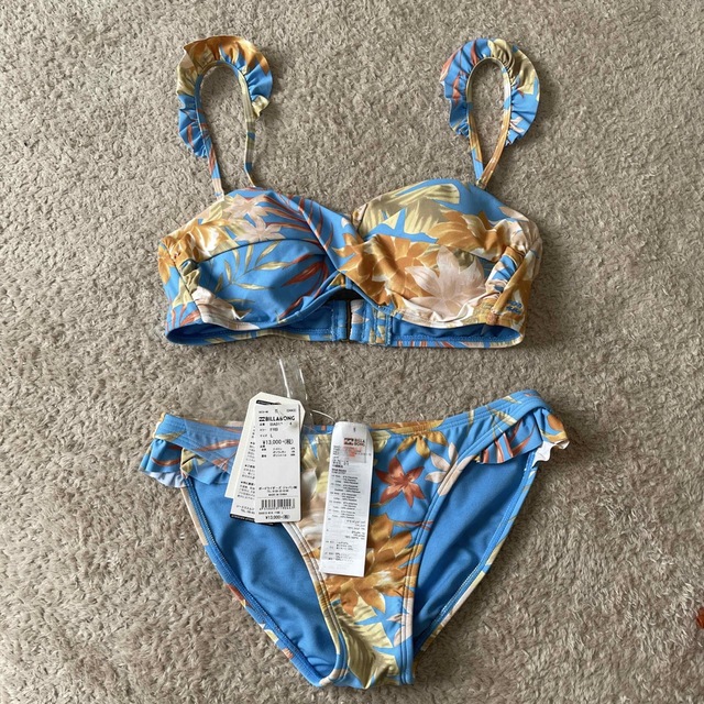 billabong(ビラボン)の新品・未使用　ビラボン　ビキニ　花柄　Lサイズ レディースの水着/浴衣(水着)の商品写真