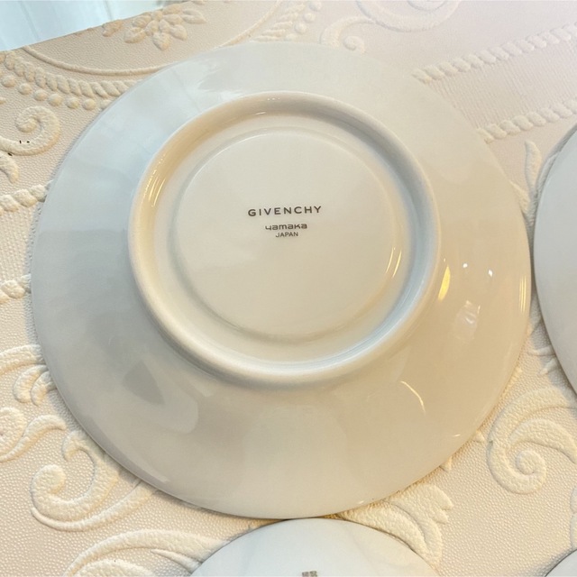 GIVENCHY(ジバンシィ)のGIVENCHY ペアコーヒーカップ&ソーサー　２客セット　ペア インテリア/住まい/日用品のキッチン/食器(グラス/カップ)の商品写真