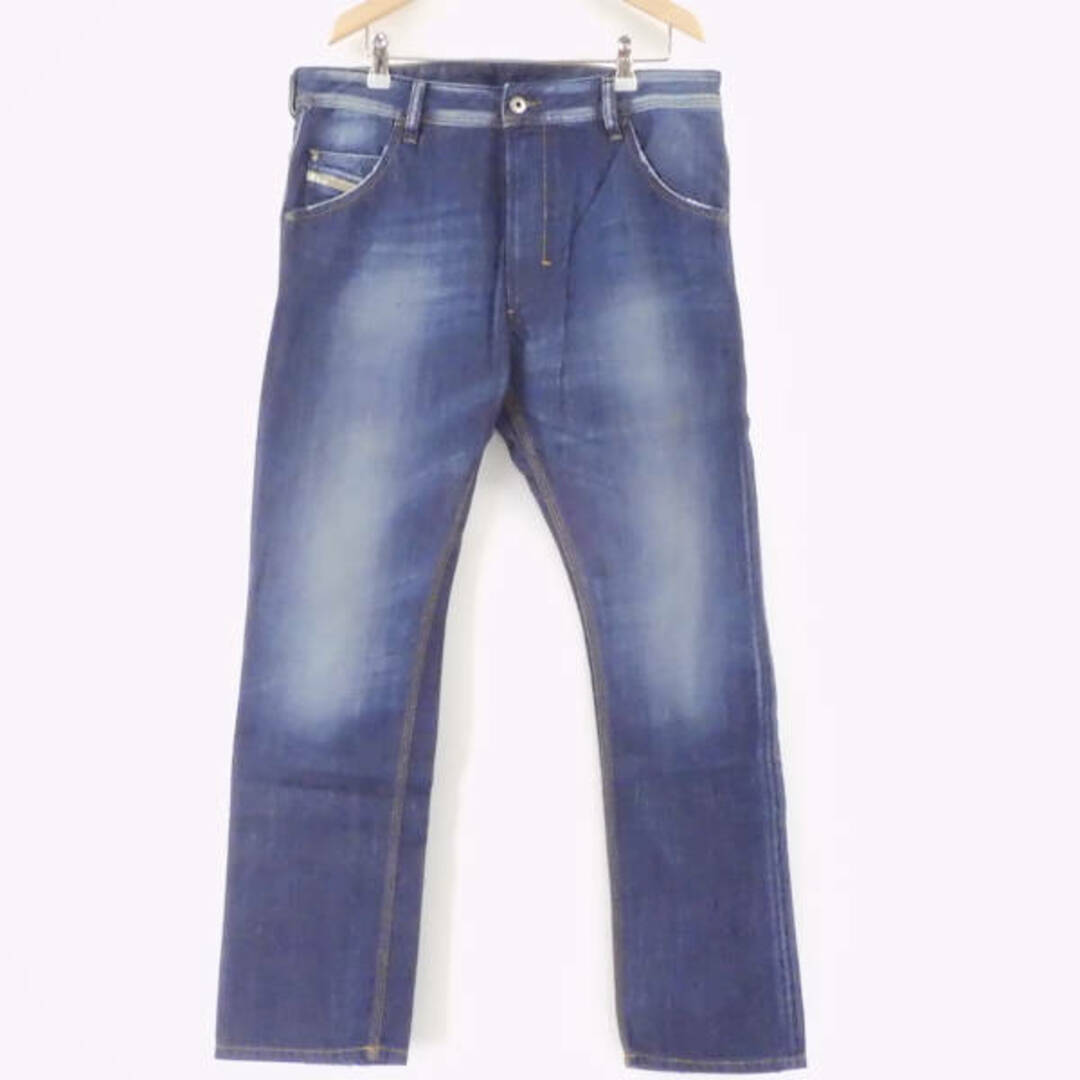 DIESEL(ディーゼル)の DIESEL ディーゼル KROOLEY REGULAR SLIM CARROT デニムパンツ 32インチ コットン100％ メンズ AY3445A62  メンズのパンツ(ワークパンツ/カーゴパンツ)の商品写真