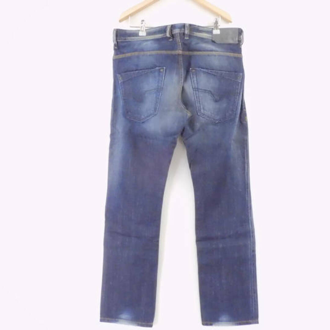 DIESEL(ディーゼル)の DIESEL ディーゼル KROOLEY REGULAR SLIM CARROT デニムパンツ 32インチ コットン100％ メンズ AY3445A62  メンズのパンツ(ワークパンツ/カーゴパンツ)の商品写真