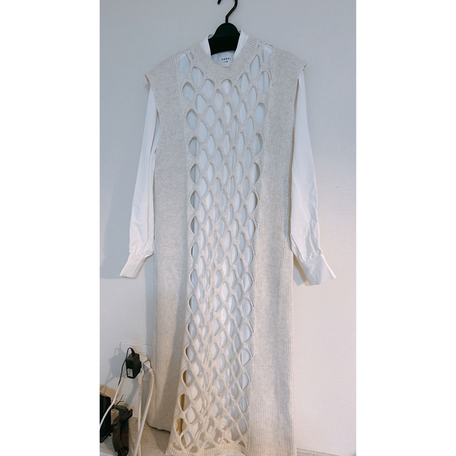 Ameri VINTAGE(アメリヴィンテージ)のアメリヴィンテージ　LAYERED MESH KNIT DRESS レディースのワンピース(ロングワンピース/マキシワンピース)の商品写真