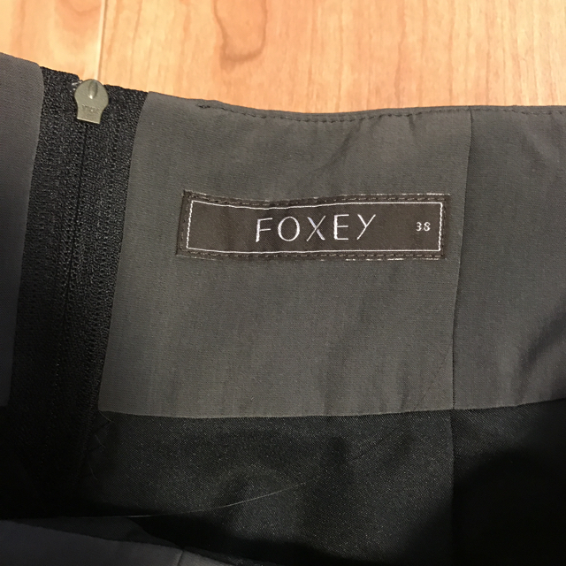 FOXEY(フォクシー)のサイズ38 フォクシーブティック　ベルフラワー　スカート レディースのスカート(ひざ丈スカート)の商品写真