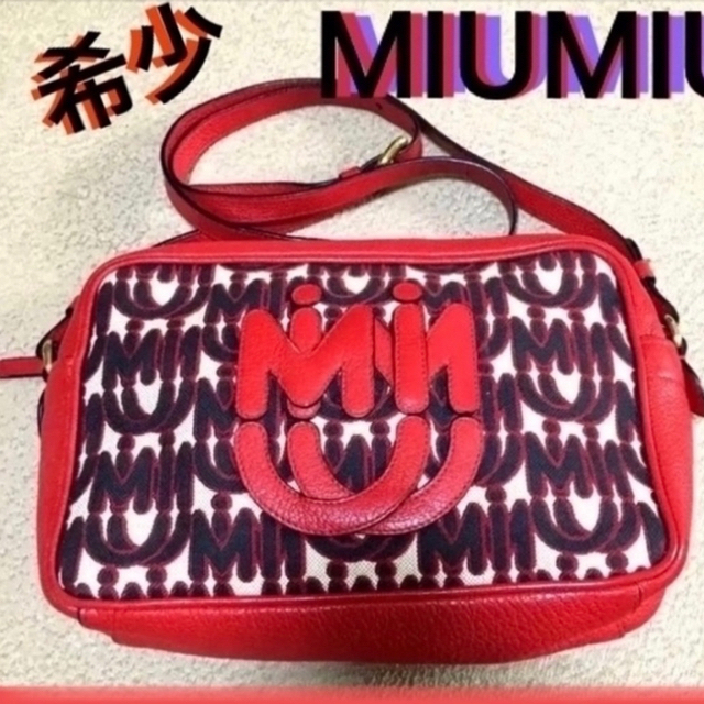 GW値下げ！ミュウミュウmiumiuクラッチバッグ