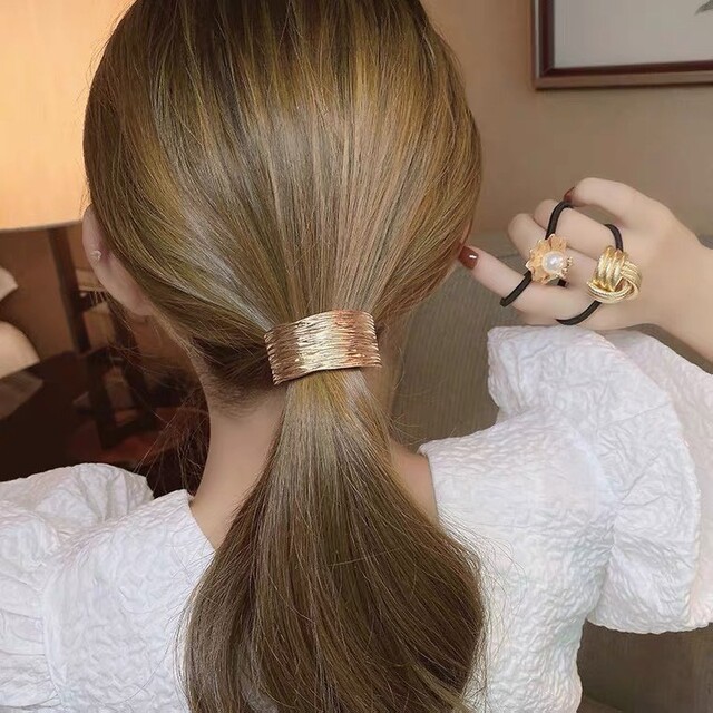 ☆ヘアゴム シュシュ 上品 大人可愛い ゴールド シンプル 韓国インスタ お洒落の通販 by HANA|ラクマ 三点セット パール ヘアゴム インスタ 韓国 レディース