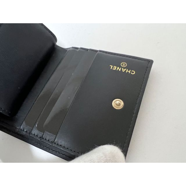 CHANEL(シャネル)のシャネル マトラッセ グレインドカーフスキン ２つ折り 財布 スモールウォレット レディースのファッション小物(財布)の商品写真