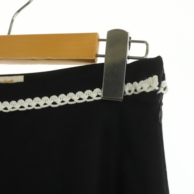 Kitamura(キタムラ)のキタムラ フレアスカート ひざ丈 ウール混 38 濃紺 ダークネイビー 白 レディースのスカート(ひざ丈スカート)の商品写真