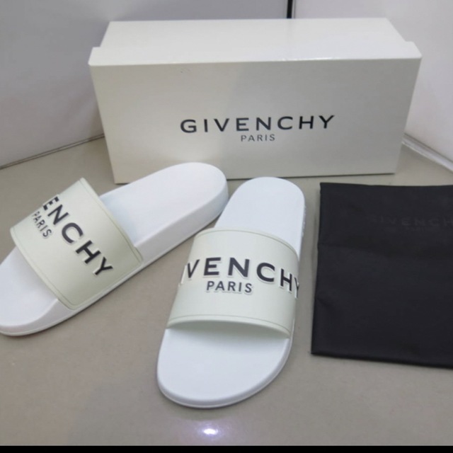 新品未使用 GIVENCHY ロゴ シャワーサンダル 43