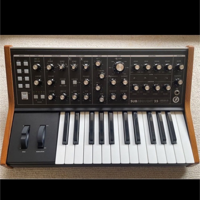 2022人気の moog シンセサイザー アナログ 25 Subsequent Moog