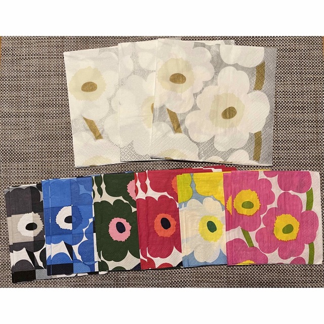 marimekko(マリメッコ)のマリメッコ ペーパーナプキン Unikko柄　15枚 ハンドメイドの素材/材料(その他)の商品写真