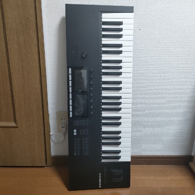 KOMPLETEKONTROL S49MK2 楽器のDTM/DAW(MIDIコントローラー)の商品写真