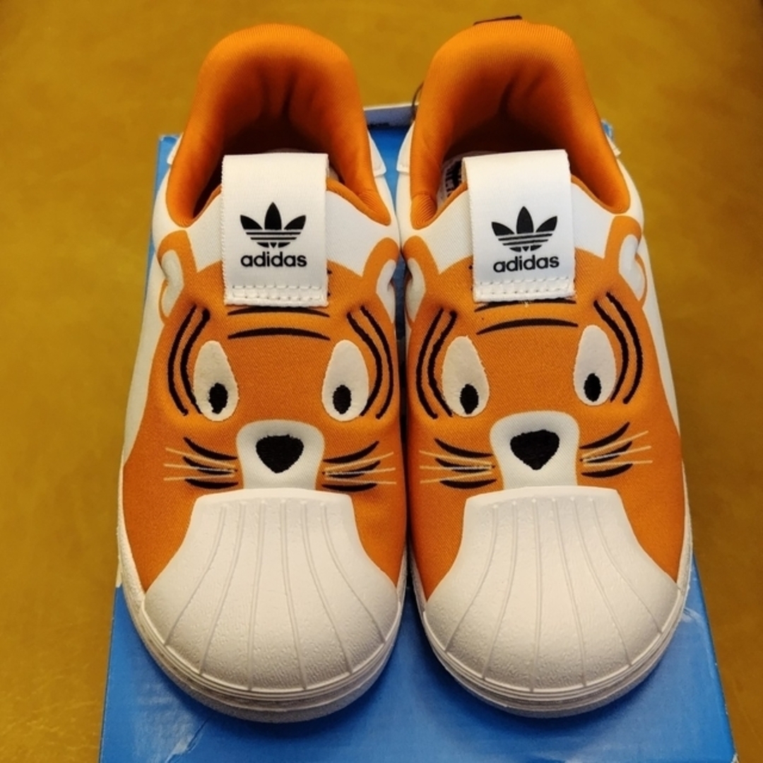 adidas(アディダス)の☆あーこ様専用です☆　　　　 15 アディダス スニーカー エンタメ/ホビーのおもちゃ/ぬいぐるみ(キャラクターグッズ)の商品写真