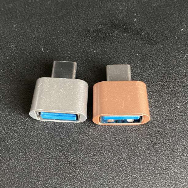 超ミニ！ OTG変換コネクタ USB TYPE-C 銀＆ローズゴールドセット スマホ/家電/カメラのPC/タブレット(PCパーツ)の商品写真