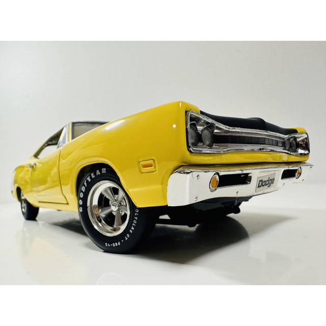 Chrysler(クライスラー)のアーテル/'69 Dodgeダッジ SuperBeeスーパービー 1/18 エンタメ/ホビーのおもちゃ/ぬいぐるみ(ミニカー)の商品写真