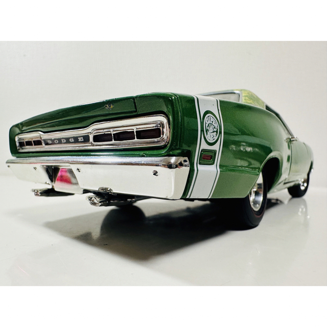 アーテル/'69 Dodgeダッジ SuperBeeスーパービー 1/18 絶版