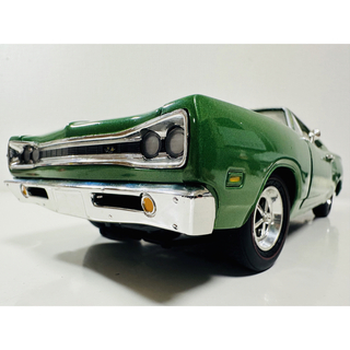 クライスラー(Chrysler)のアーテル/'69 Dodgeダッジ SuperBeeスーパービー 1/18 絶版(ミニカー)