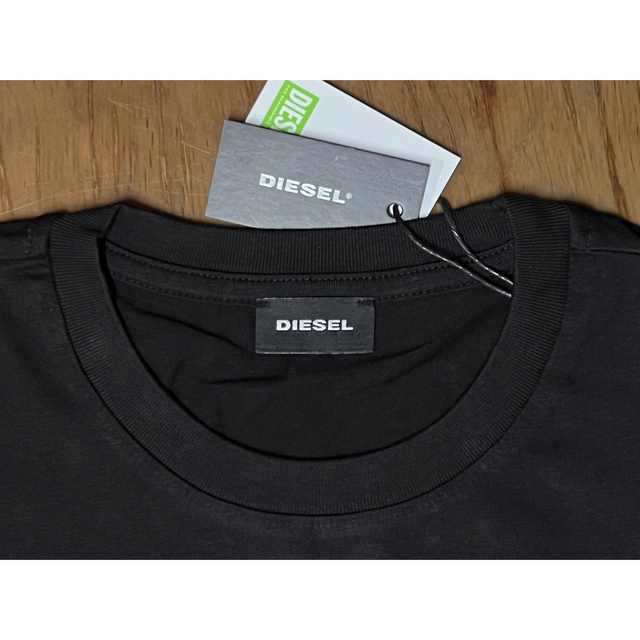 DIESEL(ディーゼル)のDIESEL  新品未使用　Sサイズ　Tシャツ　カットソー　黒　ディーゼル メンズのトップス(Tシャツ/カットソー(半袖/袖なし))の商品写真