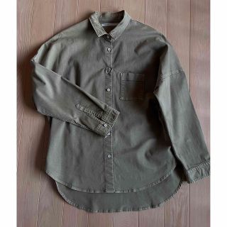 アッパーハイツ(upper hights)の【THE SHIRT by upper hights】カーキ長袖シャツ(シャツ/ブラウス(長袖/七分))