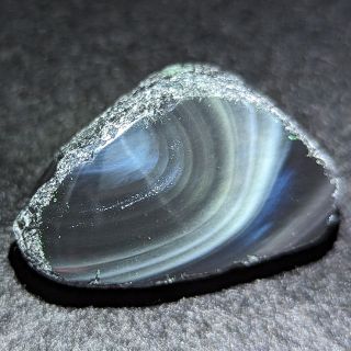 研磨品】十勝石玲瓏 北海道産レインボーオブシディアン-