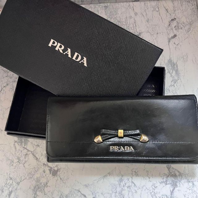 PRADA(プラダ) 長財布 - 黒×ゴールドカード入れ⇒10箇所