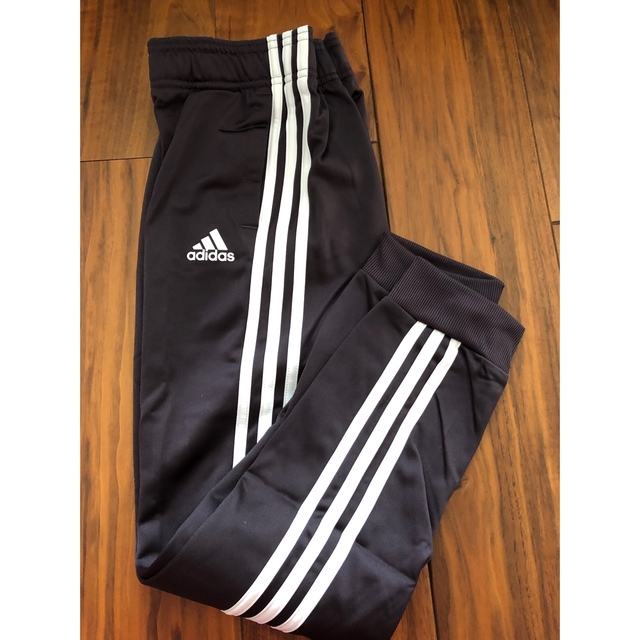 adidas(アディダス)のadidas ジャージ上下セット 150cm 新品 キッズ/ベビー/マタニティのキッズ服女の子用(90cm~)(その他)の商品写真