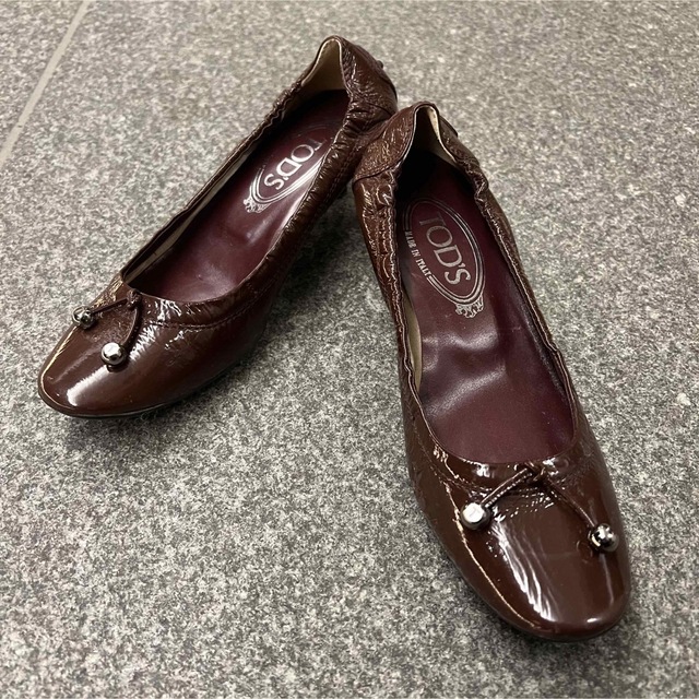 TOD'S(トッズ)のトッズ　パンプス　ローヒール　フラットシューズ レディースの靴/シューズ(ハイヒール/パンプス)の商品写真