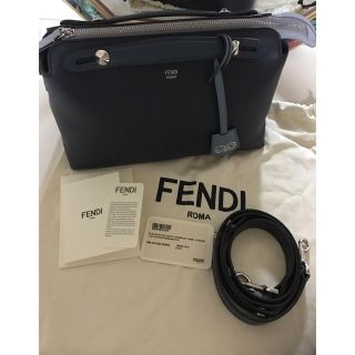 フェンディ(FENDI)のFENDIバイザ・ウェイ(ハンドバッグ)