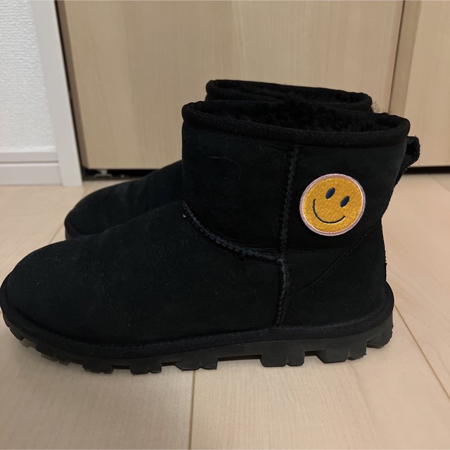 UGG(アグ)のUGGエッセンシャルミニ レディースの靴/シューズ(ブーツ)の商品写真