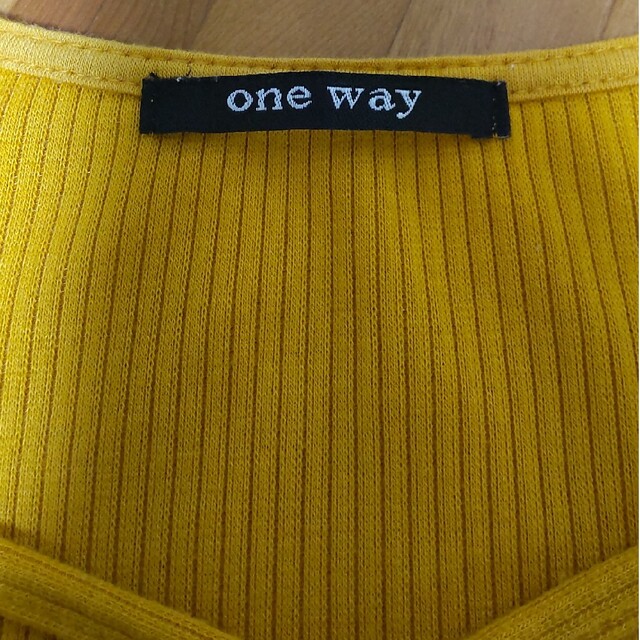 one*way(ワンウェイ)のone way ワンウェイ 山吹色 半袖ニット Mサイズ 美品 レディースのトップス(カットソー(半袖/袖なし))の商品写真