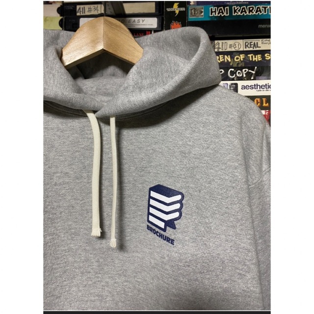 nevver × BROCHURE HOODED XL メンズのトップス(パーカー)の商品写真