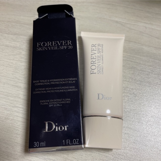 Christian Dior(クリスチャンディオール)の新品　未使用未開封　ディオールメイク下地 コスメ/美容のベースメイク/化粧品(化粧下地)の商品写真