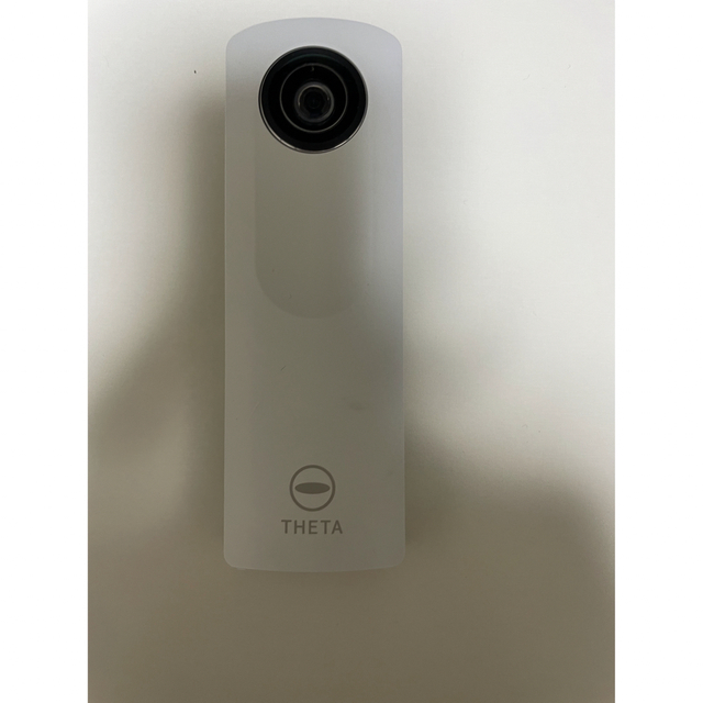 RICOH(リコー)のRICOH THETA ケース付 スマホ/家電/カメラのカメラ(コンパクトデジタルカメラ)の商品写真