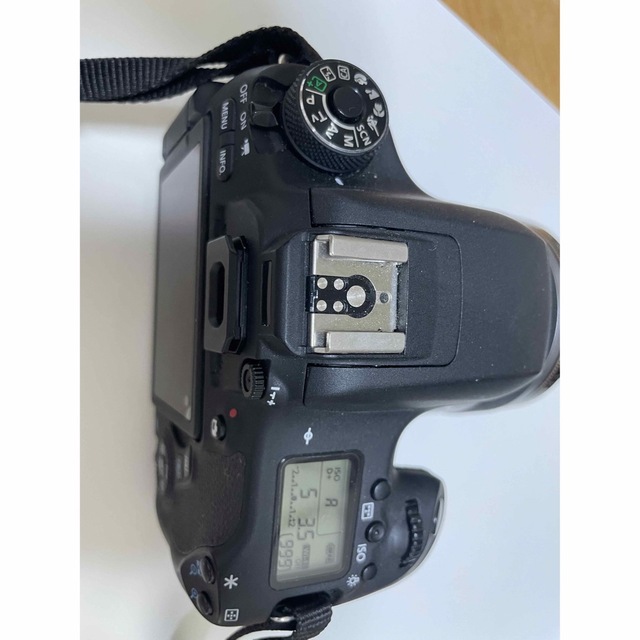 Canon(キヤノン)のCanon EOS 8000D スマホ/家電/カメラのカメラ(デジタル一眼)の商品写真