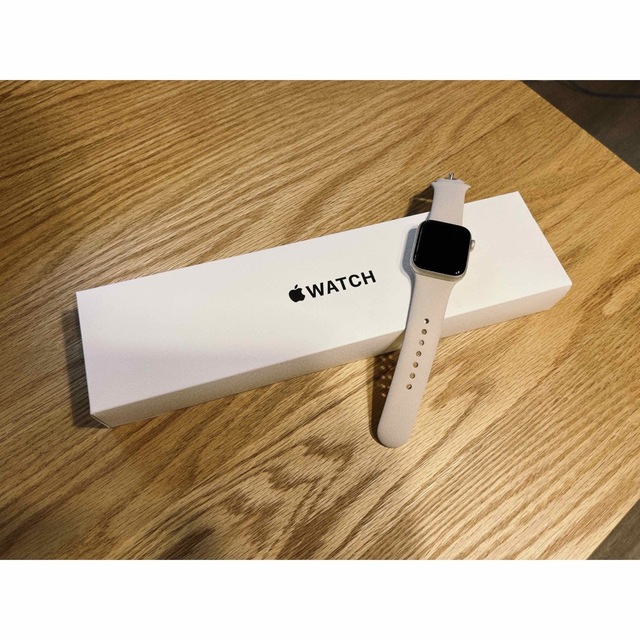 Apple Watch SE 第2世代 (GPSモデル)- 40mmスターライト 【高品質