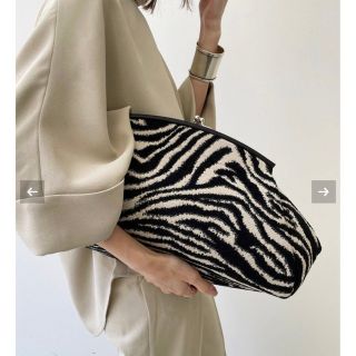 アパルトモンドゥーズィエムクラス(L'Appartement DEUXIEME CLASSE)のA VACATION   Zebra PILLOW BAG(クラッチバッグ)