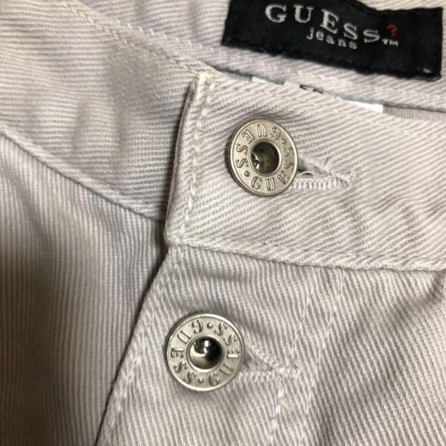 GUESS(ゲス)の90〜00s メキシコ製 GUESS ハーフパンツ 薄いグレー 28サイズ 古着 メンズのパンツ(ショートパンツ)の商品写真