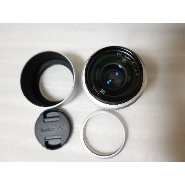 Panasonic(パナソニック)のLUMIX G 25mm/F1.7 ASPH H-H025 オマケ有 スマホ/家電/カメラのカメラ(レンズ(単焦点))の商品写真