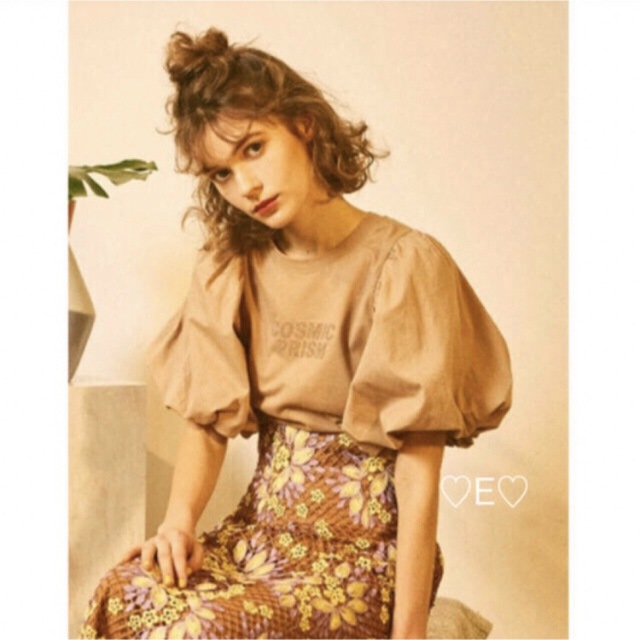 新品♡三上悠亜着用☆Lily Brown ボリューム袖Tシャツ ベージュ