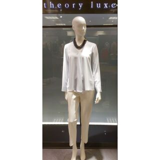 セオリーリュクス(Theory luxe)の美品 theory luxe  heavy pearl jessia ブラウス(シャツ/ブラウス(長袖/七分))