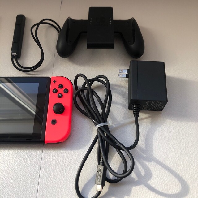 Nintendo Switch(ニンテンドースイッチ)のSwitch 本体 エンタメ/ホビーのゲームソフト/ゲーム機本体(家庭用ゲーム機本体)の商品写真