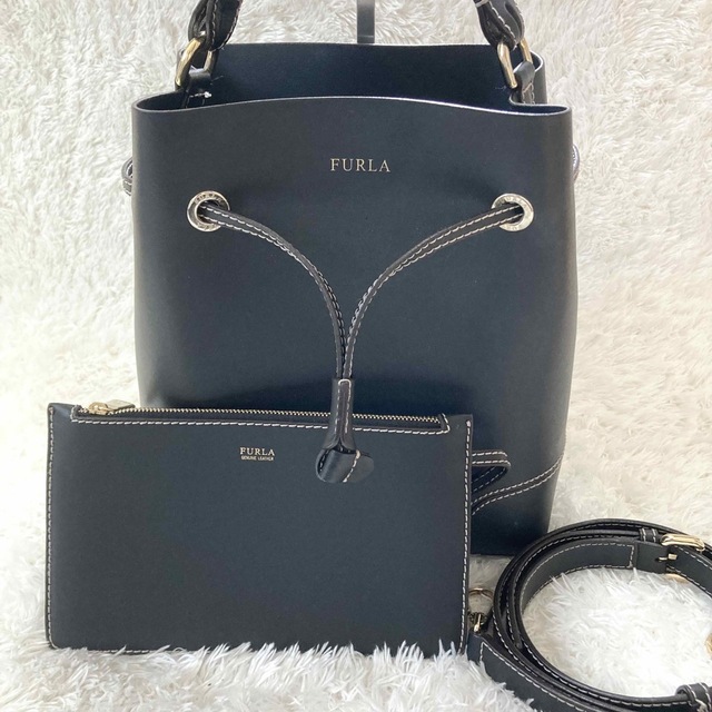 Furla(フルラ)の美品✨フルラ ステイシー 黒 ステッチ 2way ショルダー ハンドバッグ 巾着 レディースのバッグ(ショルダーバッグ)の商品写真