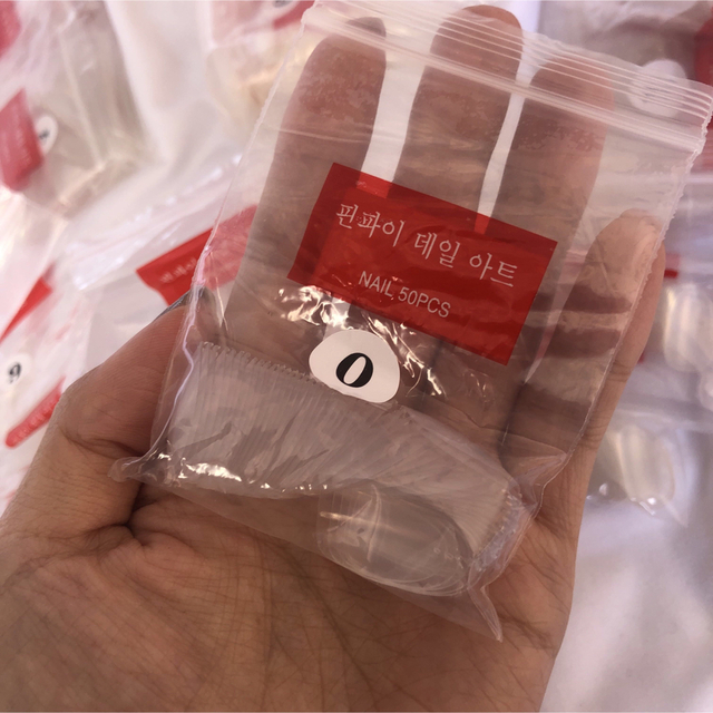 メーカー直販ネイルチップ　ラウンド　オーバル　500枚　 透明 コスメ/美容のネイル(つけ爪/ネイルチップ)の商品写真