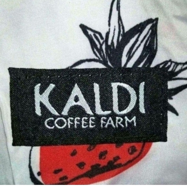 KALDI(カルディ)のカルディ　いちごバッグ　エコバッグ　KALDI レディースのバッグ(エコバッグ)の商品写真