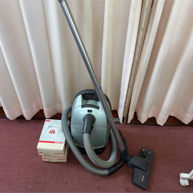 Miele掃除機S548、フィルター5枚付 Miele掃除機S548、フィルター5枚付