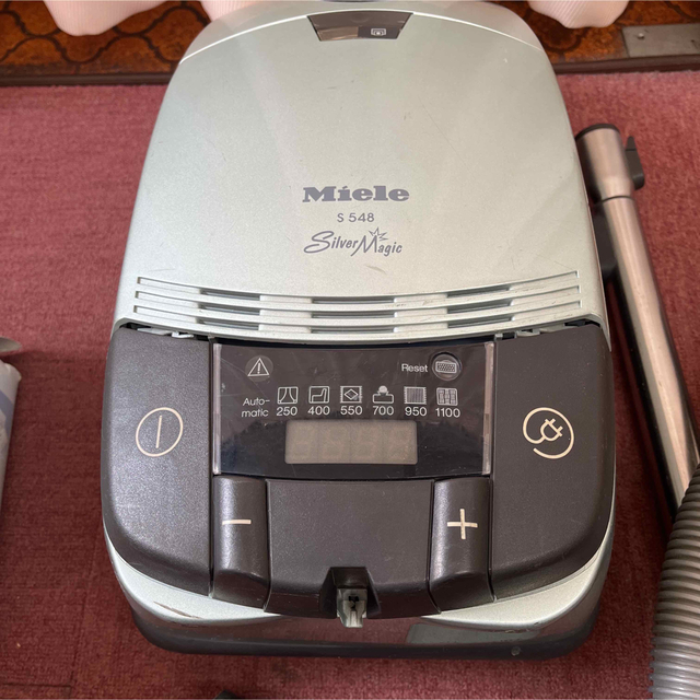 Miele掃除機S548、フィルター5枚付 Miele掃除機S548、フィルター5枚付