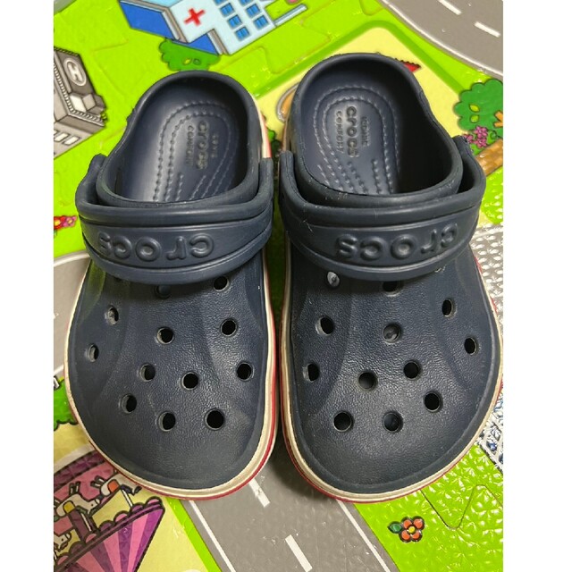 crocs(クロックス)の[momomocaさん専用]子供靴　crocs　16.0cm キッズ キッズ/ベビー/マタニティのキッズ靴/シューズ(15cm~)(サンダル)の商品写真