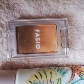ファシオ(Fasio)のFASIO ファシオ　グラデーション　アイカラー　オレンジ　アイシャドウ　美品(アイシャドウ)